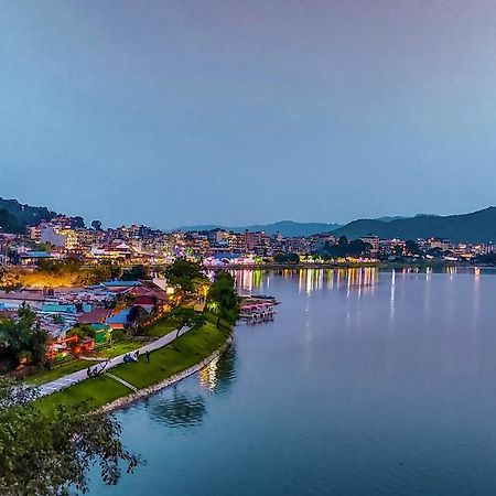 Hotel Forest Lake Backpackers' Hostel Pokhara Bagian luar foto