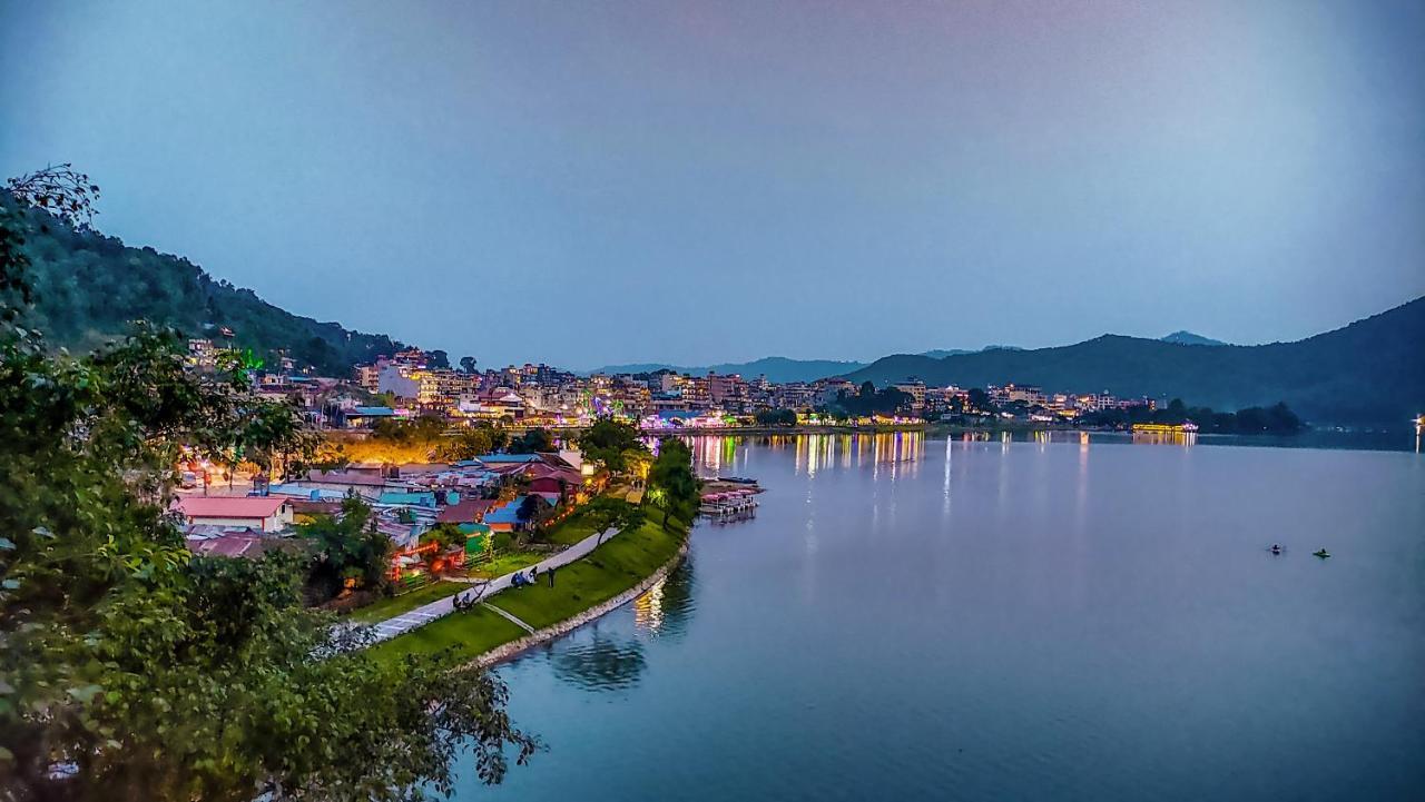 Hotel Forest Lake Backpackers' Hostel Pokhara Bagian luar foto