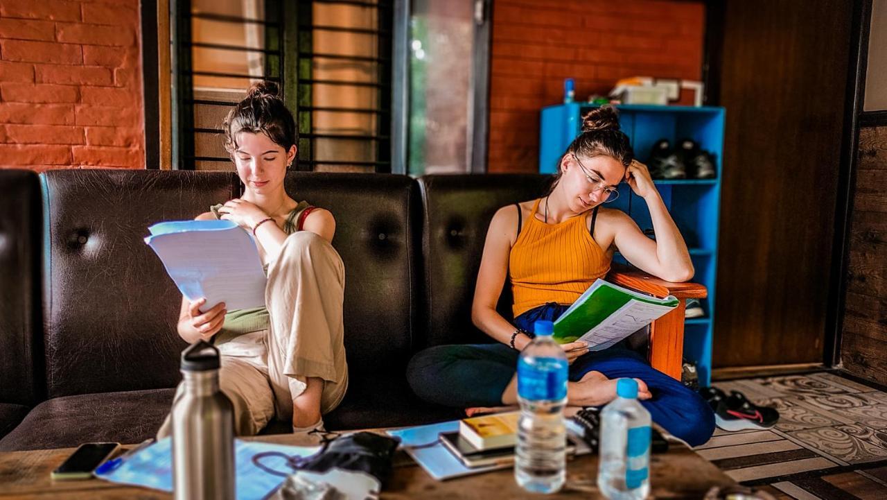 Hotel Forest Lake Backpackers' Hostel Pokhara Bagian luar foto