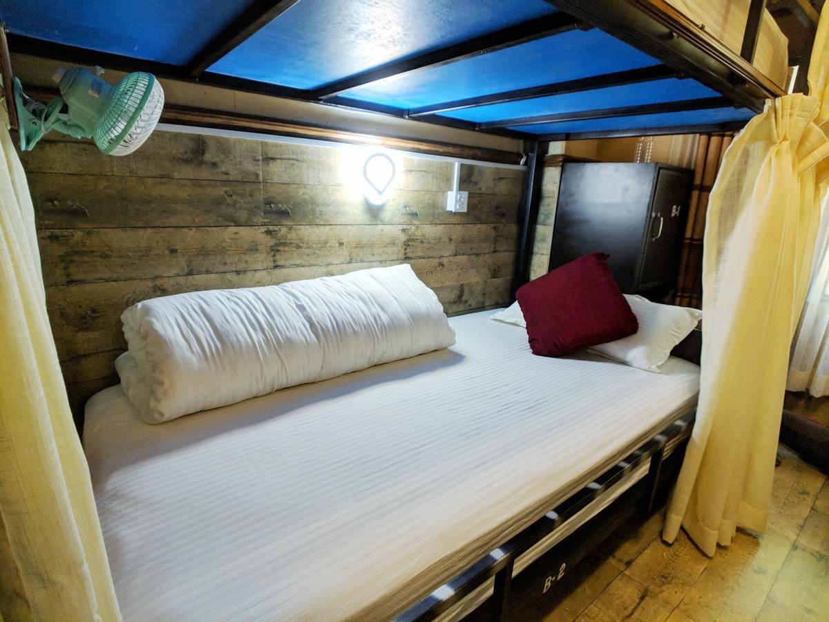 Hotel Forest Lake Backpackers' Hostel Pokhara Bagian luar foto