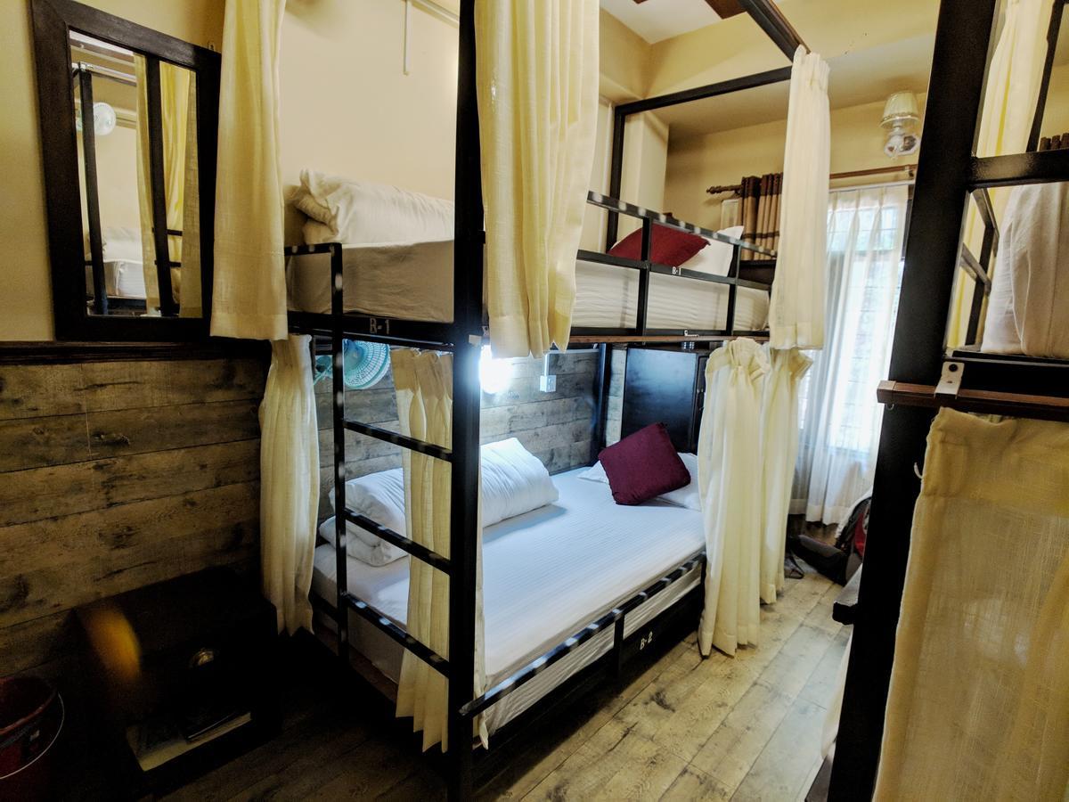 Hotel Forest Lake Backpackers' Hostel Pokhara Bagian luar foto
