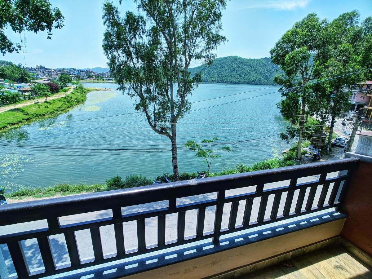 Hotel Forest Lake Backpackers' Hostel Pokhara Bagian luar foto