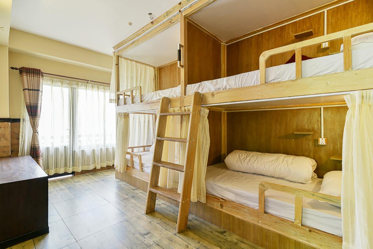 Hotel Forest Lake Backpackers' Hostel Pokhara Bagian luar foto