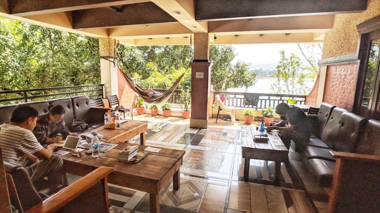 Hotel Forest Lake Backpackers' Hostel Pokhara Bagian luar foto
